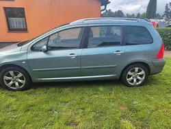 Grün Gebraucht 2005 Peugeot 307 Premium Kombi | 2.500 € (Etwas zu teuer)
