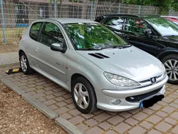Silber Gebraucht 2003 Peugeot 206 Quiksilver Limousine | 2.500 € (Fairer Preis)