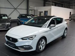 Weiss Gebraucht 2021 Seat Leon FR Limousine | 21.900 € (Etwas zu teuer)