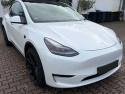 Pearl white multi coat (metallic) Gebraucht 2022 Tesla Model Y Long Range SUV | 30.650 € (Guter Preis)