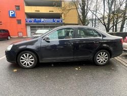 Schwarz Gebraucht 2007 VW Jetta Limousine | 3.300 €