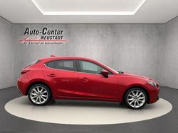 Rot Gebraucht 2015 Mazda 3 Sports-Line Limousine | 11.750 €