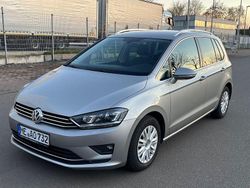 Silber Gebraucht 2017 VW Golf Sportsvan Highline Van / Kleinbus | 12.400 € (Fairer Preis)
