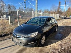 Schwarz Gebraucht 2013 Opel Astra Active Limousine | 3.390 € (Guter Preis)