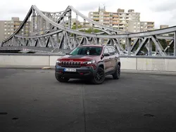 Rot Gebraucht 2020 Jeep Cherokee Trailhawk SUV | 19.000 €