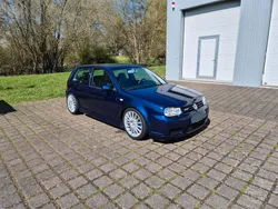 Blau Gebraucht 2003 VW Golf IV R Kleinwagen | 32.999 €