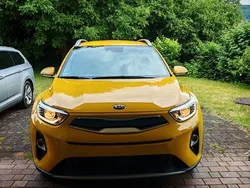 Gelb Gebraucht 2020 Kia Stonic Spirit SUV | 13.500 € (Fairer Preis)