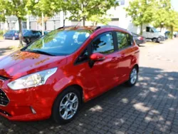 Rot Gebraucht 2016 Ford B-MAX SYNC Edition Van / Kleinbus | 11.200 € (Fairer Preis)