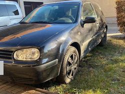 Schwarz Gebraucht 2001 VW Golf Basis Limousine | 1.000 € (Fairer Preis)