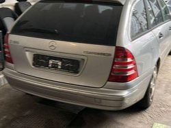 Silber Gebraucht 2004 Mercedes C180 Classic Limousine | 1.200 € (Guter Preis)