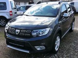 Grau Gebraucht 2019 Dacia Sandero Stepway Kleinwagen | 11.800 € (Fairer Preis)