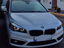 Weiß Gebraucht 2015 BMW 218 Gran Tourer Sport Line Van / Kleinbus | 9.200 € (Guter Preis)