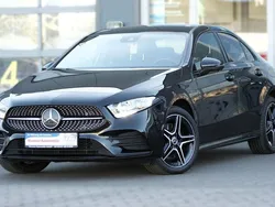 Schwarz Gebraucht 2020 Mercedes A250 AMG line Limousine | 27.300 € (Teuer)