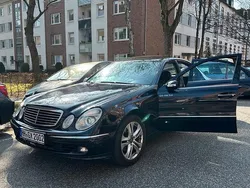 Blau Gebraucht 2005 Mercedes E320 Limousine | 2.600 €