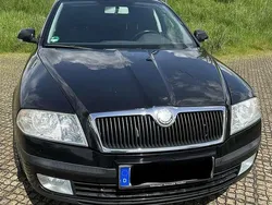 Schwarz Gebraucht 2008 Skoda Octavia Team Edition Kombi | 4.500 € (Teuer)
