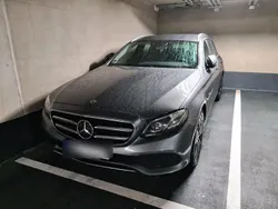 Grau Gebraucht 2019 Mercedes E300 Kombi | 23.500 € (Fairer Preis)