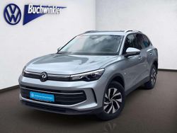 Oyster silver metallic Gebraucht 2024 VW Tiguan Life SUV | 48.990 € (Teuer)