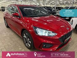 Rot Gebraucht 2021 Ford Focus ST-Line Limousine | 17.220 € (Guter Preis)