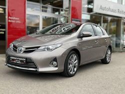 Avantgardebronze metallic Gebraucht 2014 Toyota Auris Hybrid Executive Limousine | 13.950 € (Fairer Preis)