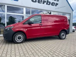 Rot Gebraucht 2020 Mercedes Vito Van / Kleinbus | 16.690 € (Fairer Preis)