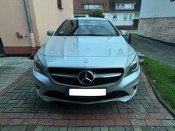 Silber Gebraucht 2012 Mercedes 200 Limousine | 16.000 €