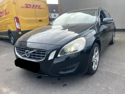 Schwarz Gebraucht 2011 Volvo V60 Momentum Kombi | 11.990 € (Teuer)