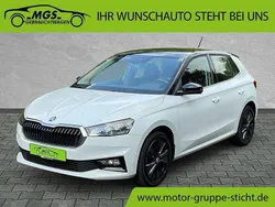 Moonweiß metallic Gebraucht 2022 Skoda Fabia Style Limousine | 21.850 € (Fairer Preis)