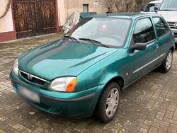 Grün Gebraucht 2002 Mazda 121 Kleinwagen | 1.100 €