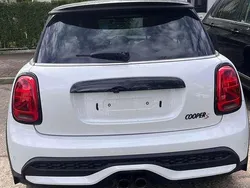 Weiß Gebraucht 2024 Mini Cooper S Resolute Edition Kleinwagen | 32.900 € (Teuer)