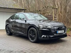 Schwarz Gebraucht 2021 Audi e-tron Advanced SUV | 31.500 € (Fairer Preis)