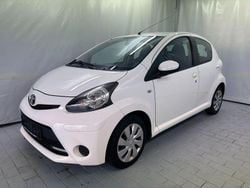 Weiß Gebraucht 2013 Toyota Aygo Cool Kleinwagen | 3.990 € (Fairer Preis)