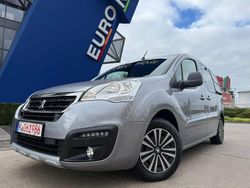 Grau Gebraucht 2017 Citroën Berlingo Van / Kleinbus | 11.900 € (Fairer Preis)