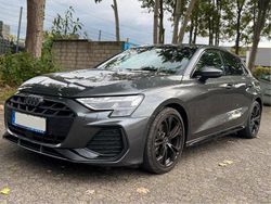 Grau Gebraucht 2025 Audi A3 Sportback S-Line Limousine | 35.900 € (Superpreis)