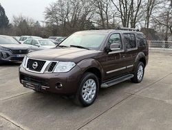 Braun Gebraucht 2012 Nissan Pathfinder SUV | 15.990 € (Guter Preis)