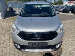 Grau Gebraucht 2016 Dacia Lodgy Lauréate Van / Kleinbus | 6.499 € (Fairer Preis)