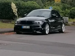 Schwarz Gebraucht 2011 BMW 123 Performance Kleinwagen | 7.999 €