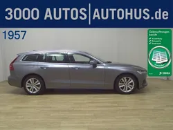 Grau Gebraucht 2021 Volvo V60 Momentum Kombi | 17.680 € (Fairer Preis)
