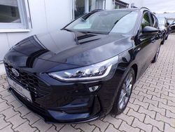 Schwarz Gebraucht 2024 Ford Focus ST-Line Limousine | 25.950 € (Fairer Preis)