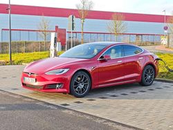 Rot Gebraucht 2018 Tesla Model S Kleinwagen | 22.500 € (Superpreis)