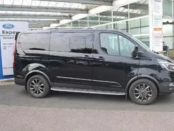 Obsidianschwarz metallic Gebraucht 2021 Ford Tourneo Custom Limousine | 41.990 €