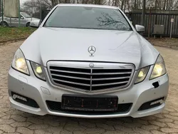 Silber Gebraucht 2009 Mercedes E220 Avantgarde Limousine | 4.000 €