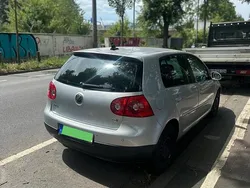 Silber Gebraucht 2006 VW Golf V Limousine | 2.100 € (Guter Preis)