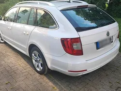 Weiß Gebraucht 2010 Skoda Superb Kombi | 7.800 € (Fairer Preis)