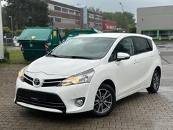 Weiß Gebraucht 2014 Toyota Verso Comfort Van / Kleinbus | 6.490 € (Guter Preis)