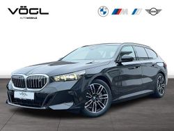 Black sapphire Neu 2025 BMW i5 M Sport Kombi | 65.850 € (Superpreis)