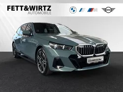 Cape york grün metallic Gebraucht 2024 BMW i5 Comfort Edition Limousine | 59.800 €