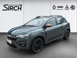 Zedergrün Gebraucht 2024 Dacia Sandero Extreme Kleinwagen | 17.990 € (Fairer Preis)