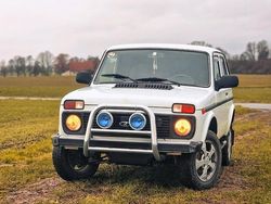 Weiß Gebraucht 2011 Lada niva SUV | 6.000 € (Superpreis)