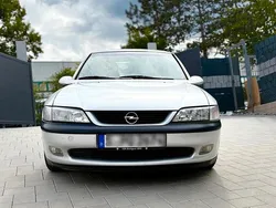 Silber Gebraucht 1996 Opel Vectra Limousine | 1.999 € (Fairer Preis)