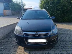 Schwarz Gebraucht 2007 Opel Astra Kombi | 2.000 € (Fairer Preis)
